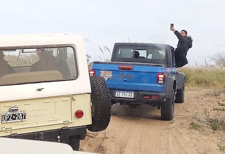 Séptimo encuentro de Fanáticos del Jeep IKA en Villa Gesell