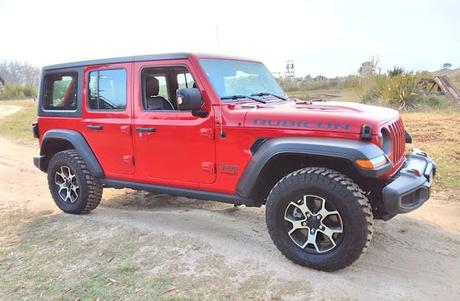 Séptimo encuentro de Fanáticos del Jeep IKA en Villa Gesell