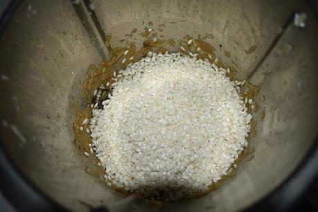 Risotto con colmenillas y boletus con teja de parmesano.