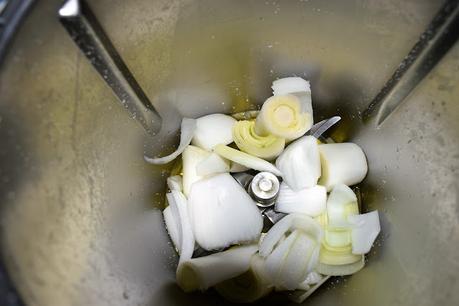 Risotto con colmenillas y boletus con teja de parmesano.