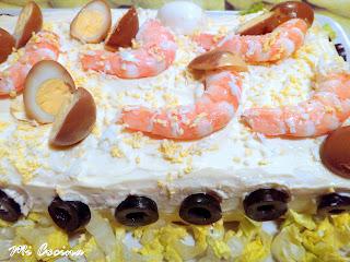 PASTEL SALADO CON PAN DE MOLDE, SURIMI, ATÚN, HUEVO Y LANGOSTINOS