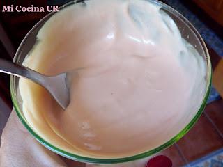 PASTEL SALADO CON PAN DE MOLDE, SURIMI, ATÚN, HUEVO Y LANGOSTINOS