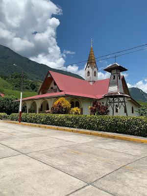 Pozuzo. Perú Viaje vía terrestre de Lima a Oxapampa. Perú