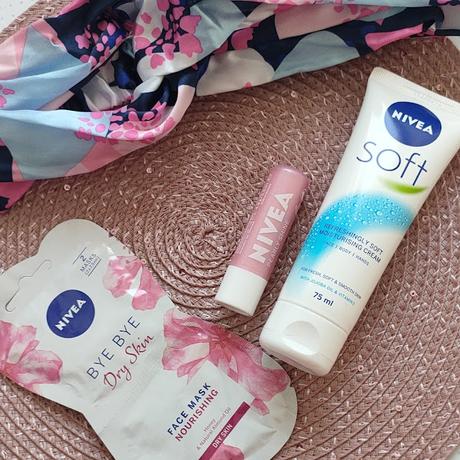 contenido Una tarde de mimos con un set de Nivea 03