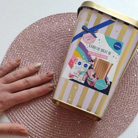 caja Una tarde de mimos con un set de Nivea 02