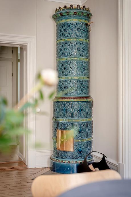 delikatissen surreal paintings scandinavian style nordic design nordic decoration housing paintings graffiti paintings estilo escandinavo diseño nórdico decoración nórdica decoracion clásica cuadros vivienda cuadros surrealistas cuadros graffiti classic decoration apartamento elegante decoración  