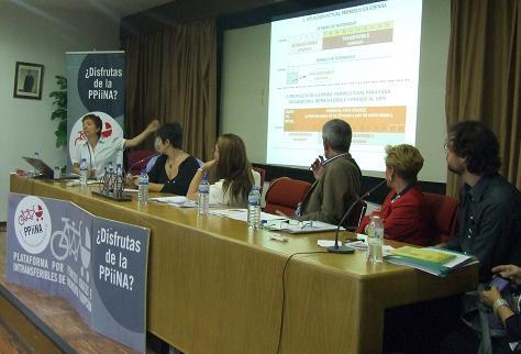 Cien organizaciones piden a los partidos que apuesten “por la igualdad efectiva”