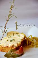 Bdjaje en escabeche fino sobre harcha y crema de lechuga