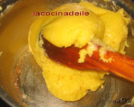 Yemas de coco acarameladas