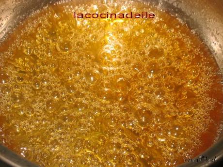 Yemas de coco acarameladas