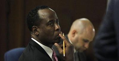 No encuentran  huellas de Jackson en los frascos de la droga que lo mató