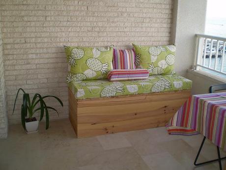 Tú Preguntas!! Ideas para pintar o decorar el baúl sofá de una terraza Tú Preguntas!! Ideas para pintar o decorar el baúl sofá de una terraza