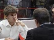 Carlsen Vence Vallejo acerca lider Grand Slam Paulo Bilbao 2011