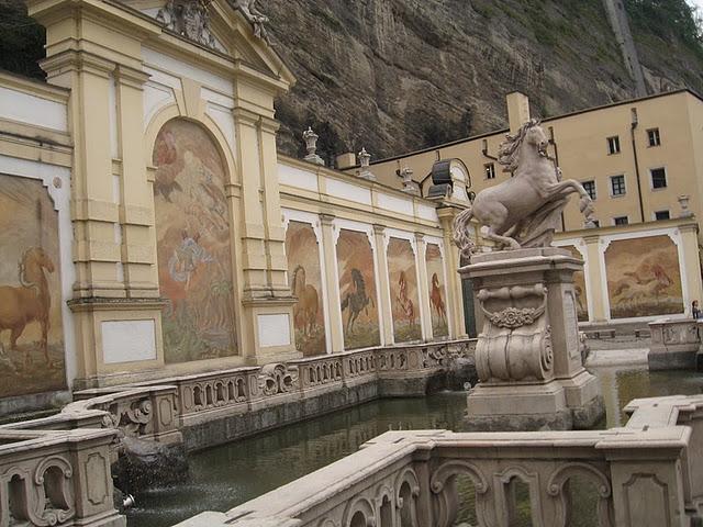 CALLEJEANDO EN SALZBURGO 3: FRANZISKANERKIRCHE, EL PFERDESCHWÄMME, EL MÜLLNERKIRCHE Y UN PASEO POR LAS ORILLAS DEL SALACH
