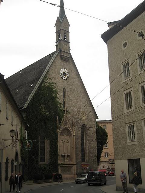 CALLEJEANDO EN SALZBURGO 3: FRANZISKANERKIRCHE, EL PFERDESCHWÄMME, EL MÜLLNERKIRCHE Y UN PASEO POR LAS ORILLAS DEL SALACH
