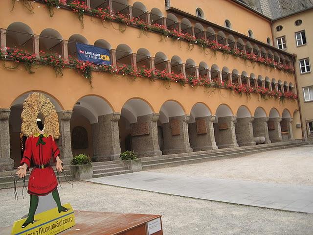 CALLEJEANDO EN SALZBURGO 3: FRANZISKANERKIRCHE, EL PFERDESCHWÄMME, EL MÜLLNERKIRCHE Y UN PASEO POR LAS ORILLAS DEL SALACH