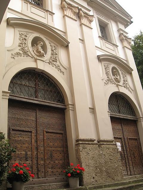 CALLEJEANDO EN SALZBURGO 3: FRANZISKANERKIRCHE, EL PFERDESCHWÄMME, EL MÜLLNERKIRCHE Y UN PASEO POR LAS ORILLAS DEL SALACH
