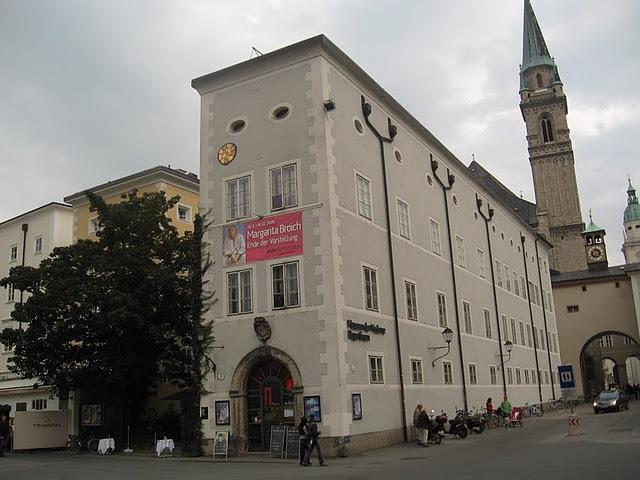 CALLEJEANDO EN SALZBURGO 3: FRANZISKANERKIRCHE, EL PFERDESCHWÄMME, EL MÜLLNERKIRCHE Y UN PASEO POR LAS ORILLAS DEL SALACH