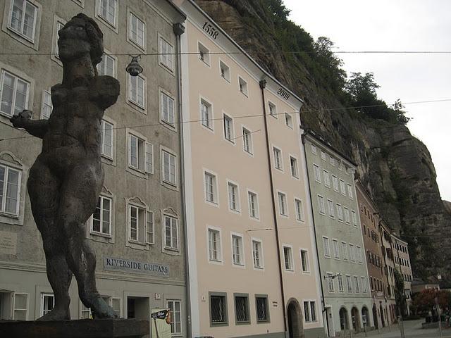 CALLEJEANDO EN SALZBURGO 3: FRANZISKANERKIRCHE, EL PFERDESCHWÄMME, EL MÜLLNERKIRCHE Y UN PASEO POR LAS ORILLAS DEL SALACH
