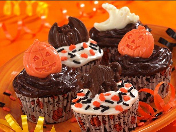 Spooky Banana-Fudge Cupcakes