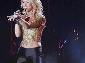 Shakira cantó bailó durante unos minutos