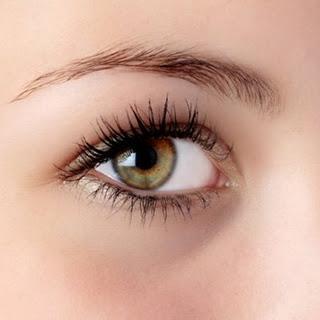 Cuidados básicos del contorno de ojos