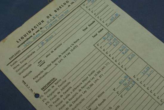 Hoy las Liquidaciones de Sueldo, en la mayoría de las empresas las hacen programas especialmente diseñados para ello. Antes era con Sumadora y Máquina de Escribir.