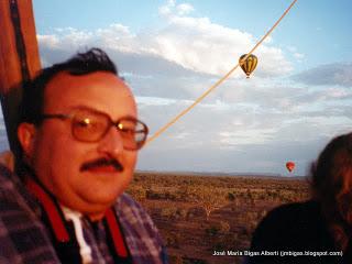 En globo sobre el desierto de Alice Springs (1994)