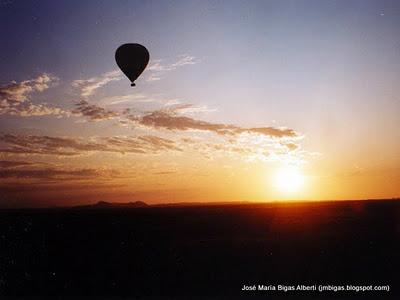 En globo sobre el desierto de Alice Springs (1994)