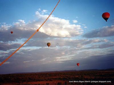 En globo sobre el desierto de Alice Springs (1994)