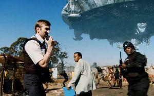 Llegan para quedarse: “District 9″. Hacia el hipercine, multiconfusión de formatos para contar otra vez lo ya contado.