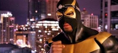 Un superhéroe real, acusado de atacar a 4 personas