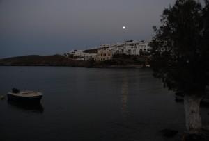 Luna llena de miradas infantiles (Grecia, julio 2010) LUNA LLENA… EN UNA MIRADA INFANTIL