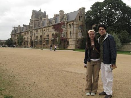 CALLEJEANDO EN OXFORD I : ENTRE GARGOLAS, SABIOS Y HARRY POTTER CALLEJEANDO EN OXFORD I : ENTRE GARGOLAS, SABIOS Y HARRY POTTER