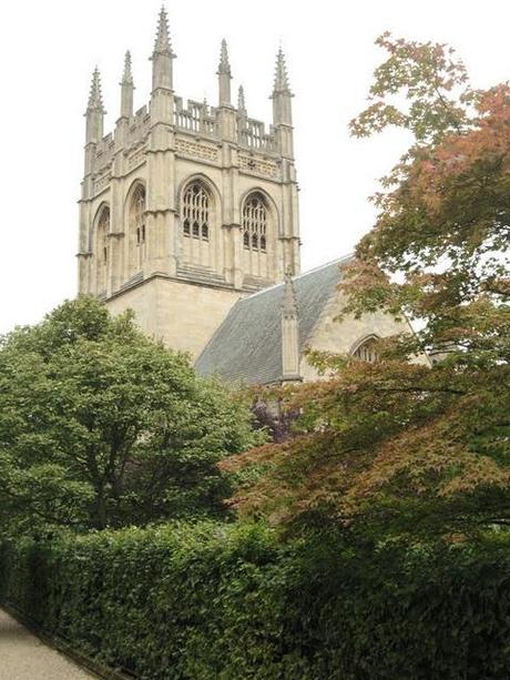 CALLEJEANDO EN OXFORD I : ENTRE GARGOLAS, SABIOS Y HARRY POTTER CALLEJEANDO EN OXFORD I : ENTRE GARGOLAS, SABIOS Y HARRY POTTER