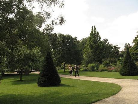 CALLEJEANDO EN OXFORD I : ENTRE GARGOLAS, SABIOS Y HARRY POTTER CALLEJEANDO EN OXFORD I : ENTRE GARGOLAS, SABIOS Y HARRY POTTER