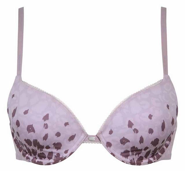 CHARLIZE THERON ELIGE NAKED GLAMOUR DE CALVIN KLEIN UNDERWEAR.