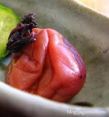 umeboshi Ciruela umeboshi, una buena aliada para los hipertensos.