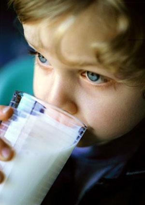 La alergia a la leche puede desaparecer con su uso pautado en niños