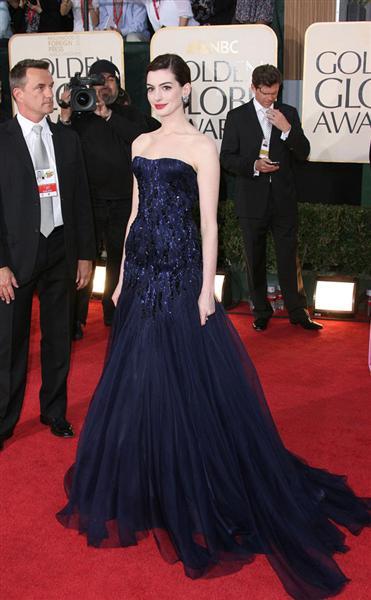 ANNE HATHAWAY, una mujer elegante