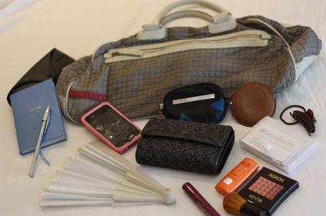 Qué llevan las bloggers en el bolso Qué llevan las bloggers en el bolso