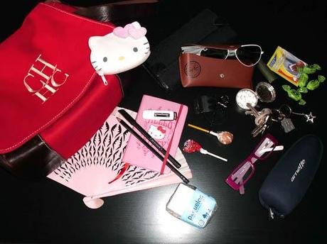 Qué llevan las bloggers en el bolso Qué llevan las bloggers en el bolso