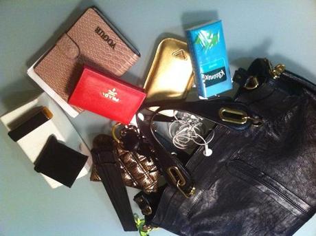 Qué llevan las bloggers en el bolso Qué llevan las bloggers en el bolso