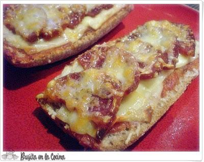 Tosta pizza de chori-queso y Galletas bautizo