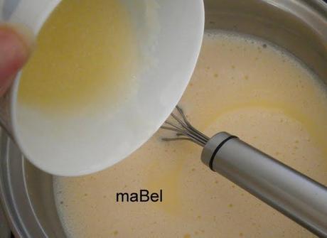 Crema de huevos en su cascarón Crema de huevos en su cascarón