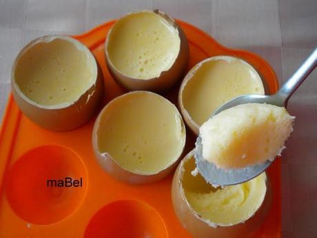 Crema de huevos en su cascarón