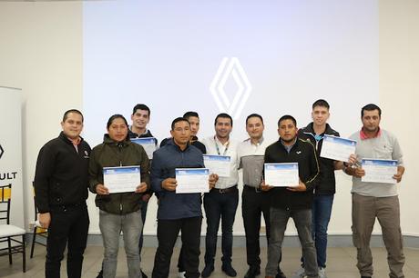 RENAULT IMPARTE UN CURSO DE “ESPECIALISTA EN VEHÍCULOS ELÉCTRICOS”