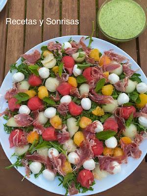 ENSALADA DE SANDIA, MELON ,MELOCOTÓN Y JAMÓN! ENSALADA DE SANDIA, MELON ,MELOCOTÓN Y JAMÓN!