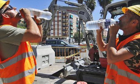Olas de calor: el plan de Inspección de Trabajo para combatir los riesgos por temperatura extrema en el trabajo
