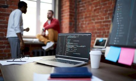 Trabajo presenta la guía con la que las empresas tendrán que informar sobre sus algoritmos a sus trabajadores